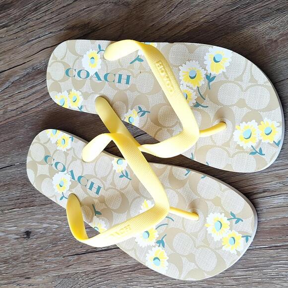 Coach Classic Yellow Strap Flip Flop Size 7 - Picture 2 of 6